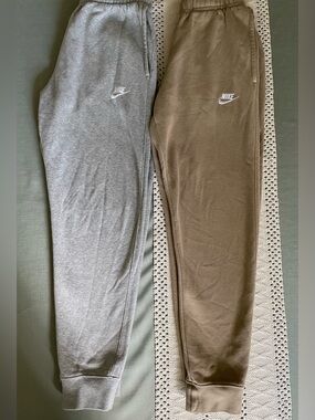 Nike Men’s S Grey and Tan Jogger Sweatpants with Pockets -Set of 2